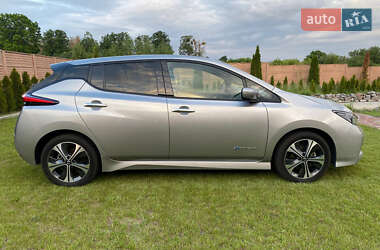 Хетчбек Nissan Leaf 2020 в 