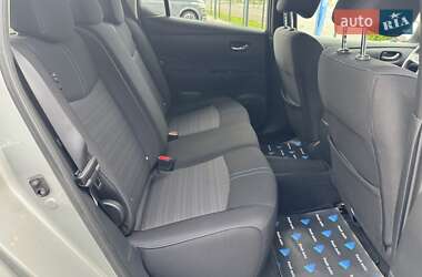 Хетчбек Nissan Leaf 2019 в 