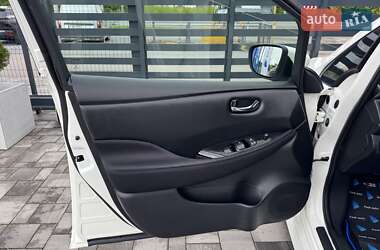 Хетчбек Nissan Leaf 2019 в 
