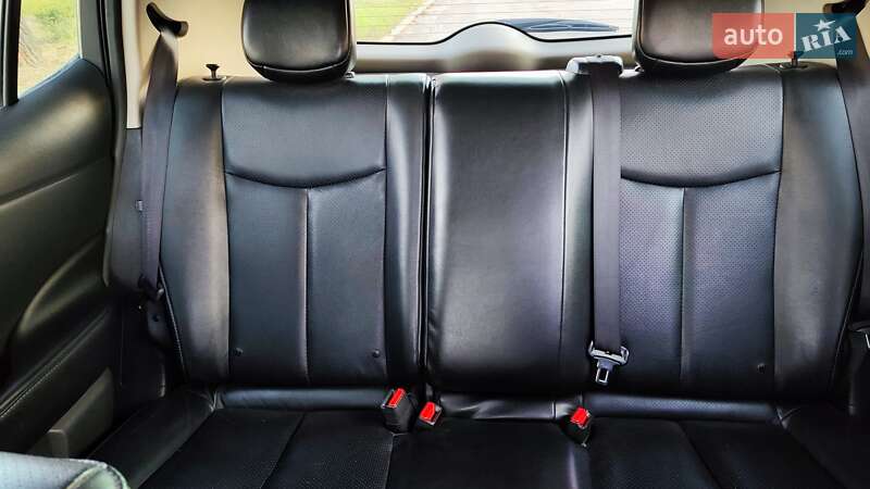Хэтчбек Nissan Leaf 2014 в Каменском