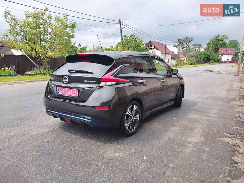 Хэтчбек Nissan Leaf 2018 в Звягеле