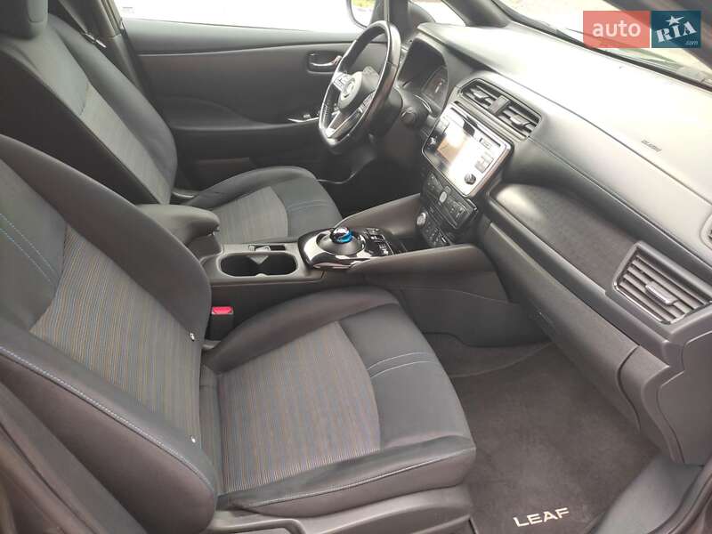 Хэтчбек Nissan Leaf 2018 в Звягеле
