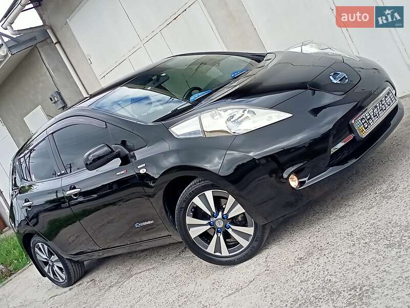 Хэтчбек Nissan Leaf 2016 в Одессе