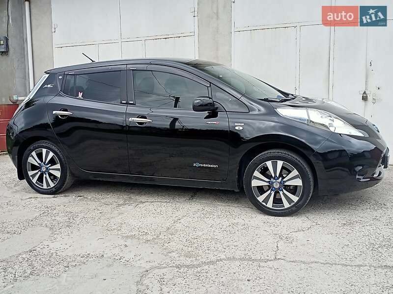 Хэтчбек Nissan Leaf 2016 в Одессе