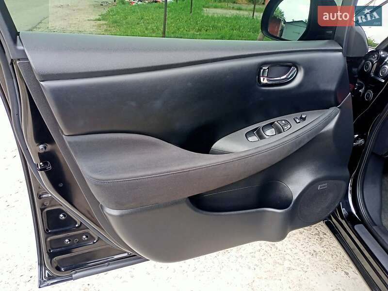 Хэтчбек Nissan Leaf 2016 в Одессе