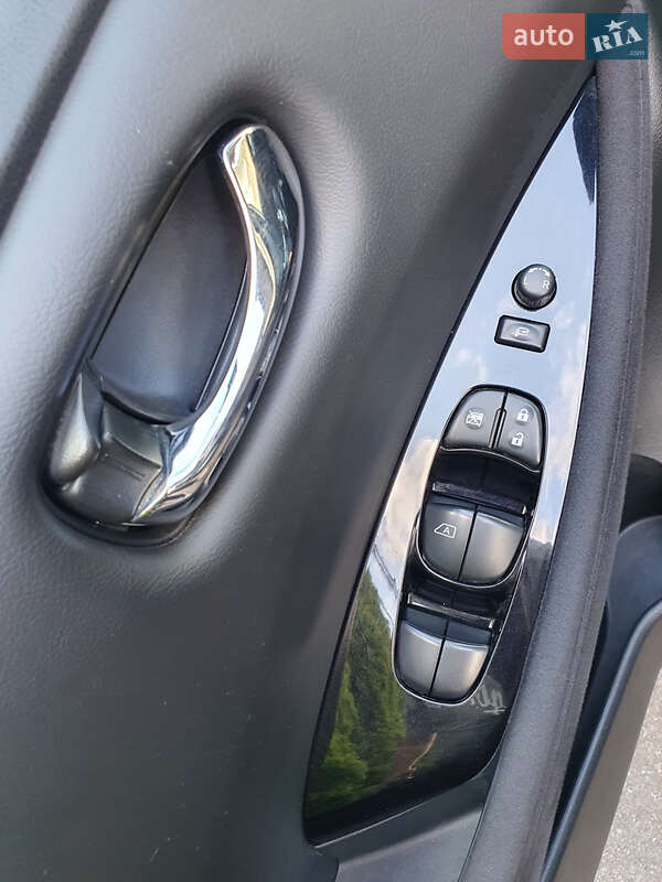 Хетчбек Nissan Leaf 2014 в Горі
