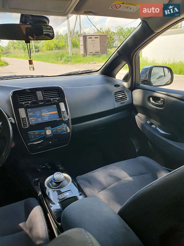 Хетчбек Nissan Leaf 2014 в Горі