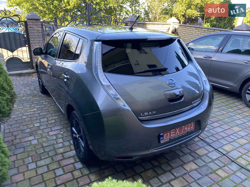 Хетчбек Nissan Leaf 2014 в Чернівцях