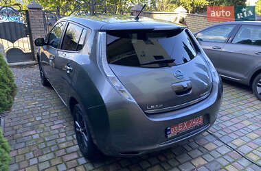 Хэтчбек Nissan Leaf 2014 в 