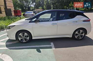 Хэтчбек Nissan Leaf 2021 в 