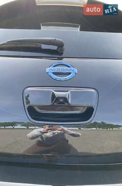 Хэтчбек Nissan Leaf 2015 в 