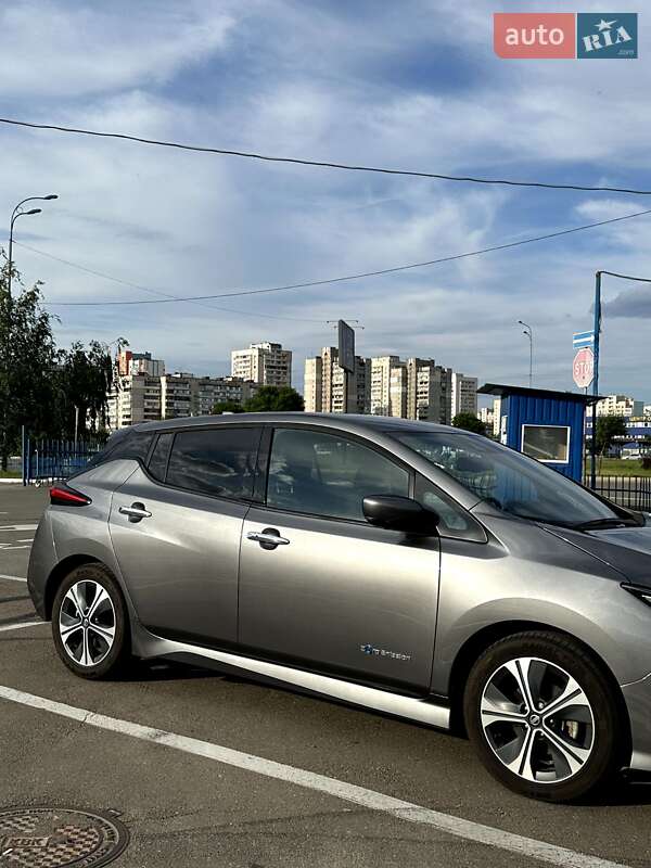 Хэтчбек Nissan Leaf 2020 в Львове