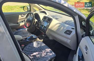 Хэтчбек Nissan Leaf 2012 в 