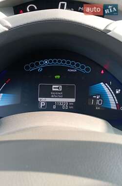 Хетчбек Nissan Leaf 2011 в 