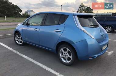 Хетчбек Nissan Leaf 2011 в 
