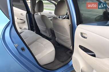 Хетчбек Nissan Leaf 2011 в 