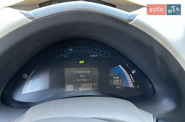 Хэтчбек Nissan Leaf 2012 в 