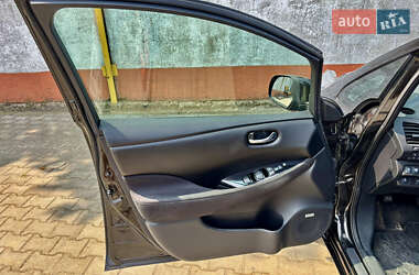 Хэтчбек Nissan Leaf 2015 в 