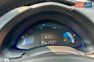 Хэтчбек Nissan Leaf 2015 в 