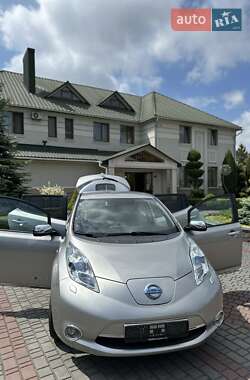 Хэтчбек Nissan Leaf 2015 в Луцке
