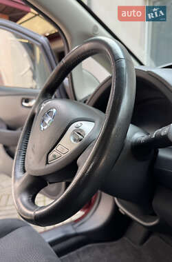 Хэтчбек Nissan Leaf 2015 в 