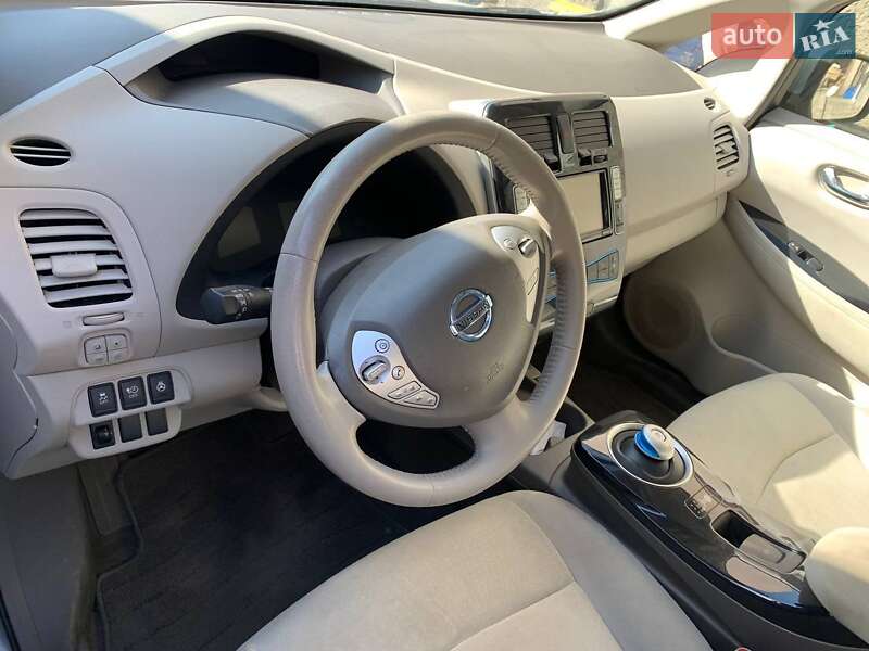 Хэтчбек Nissan Leaf 2011 в Харькове