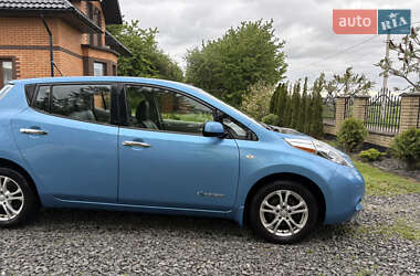 Хэтчбек Nissan Leaf 2012 в 