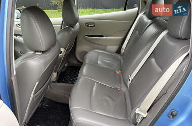 Хэтчбек Nissan Leaf 2012 в 