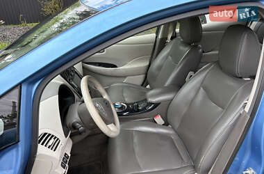 Хэтчбек Nissan Leaf 2012 в 