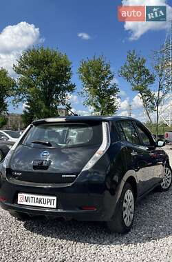 Хэтчбек Nissan Leaf 2013 в 