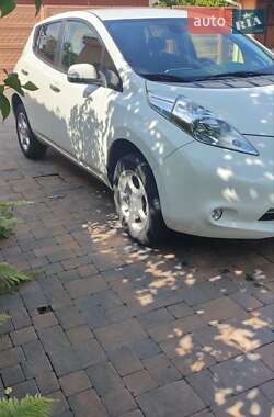 Хэтчбек Nissan Leaf 2016 в Ровно