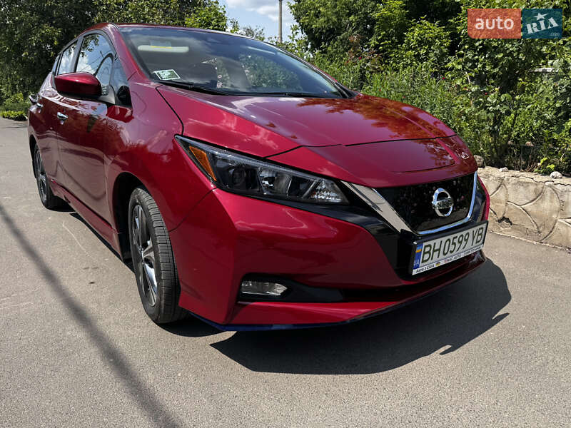 Хетчбек Nissan Leaf 2021 в Одесі