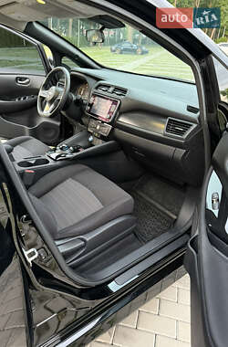 Хетчбек Nissan Leaf 2020 в 