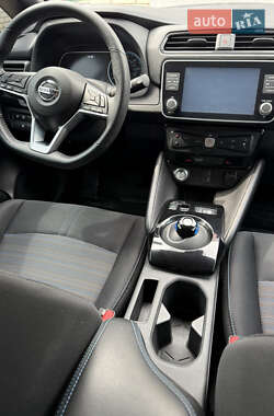 Хетчбек Nissan Leaf 2020 в 
