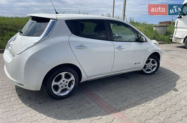 Хэтчбек Nissan Leaf 2017 в 