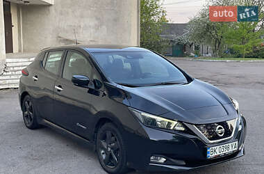 Хэтчбек Nissan Leaf 2018 в 