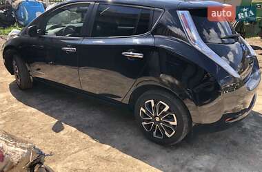 Хэтчбек Nissan Leaf 2014 в 
