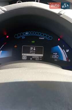 Хэтчбек Nissan Leaf 2011 в Сарнах