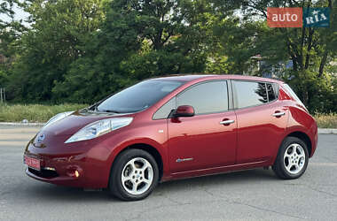 Хэтчбек Nissan Leaf 2014 в 