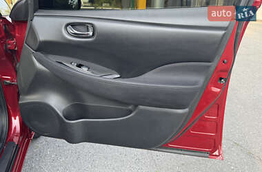 Хэтчбек Nissan Leaf 2014 в 
