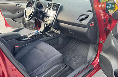 Хэтчбек Nissan Leaf 2014 в 