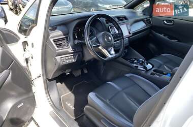 Хэтчбек Nissan Leaf 2020 в 