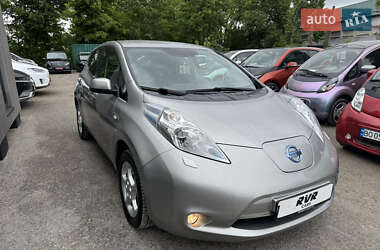 Хэтчбек Nissan Leaf 2015 в 