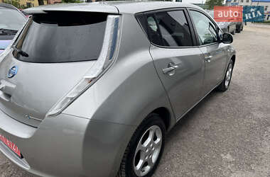 Хэтчбек Nissan Leaf 2015 в 