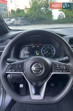 Хетчбек Nissan Leaf 2022 в 