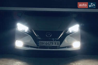 Хэтчбек Nissan Leaf 2020 в 