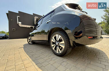 Хэтчбек Nissan Leaf 2014 в 