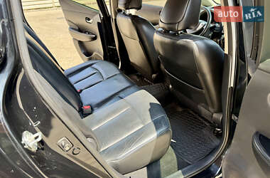 Хэтчбек Nissan Leaf 2014 в 