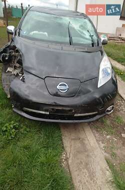 Хэтчбек Nissan Leaf 2014 в 