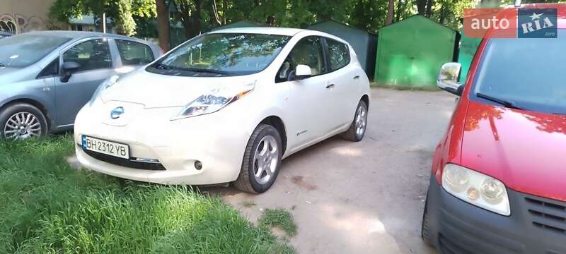 Хетчбек Nissan Leaf 2012 в Одесі